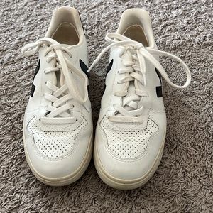 Women’s Veja V-10 Sneakers, Size 8